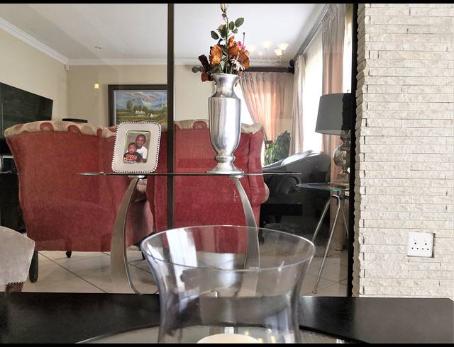 4 BEDROOM HOUSE FOR SALE IN WILLOW ACRES